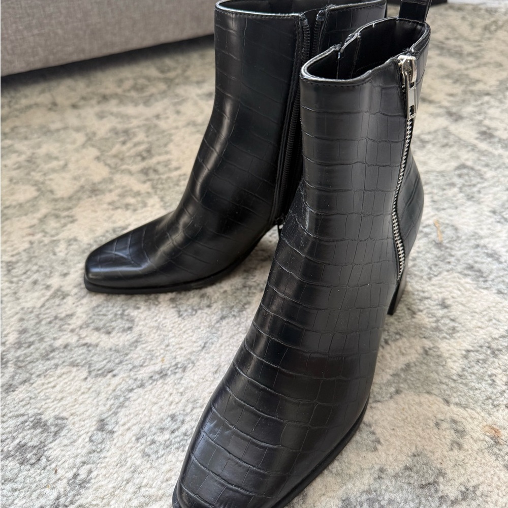 Forever 21 Black Textured Ankle Booties
